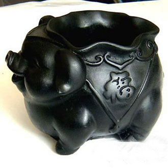 石炭の黒玉彫り